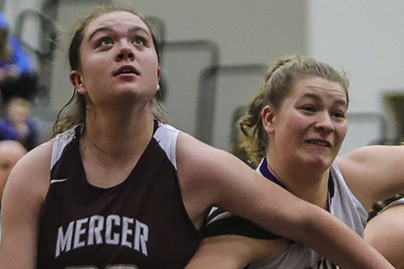 Eagles open up the new basketball season against Islanders