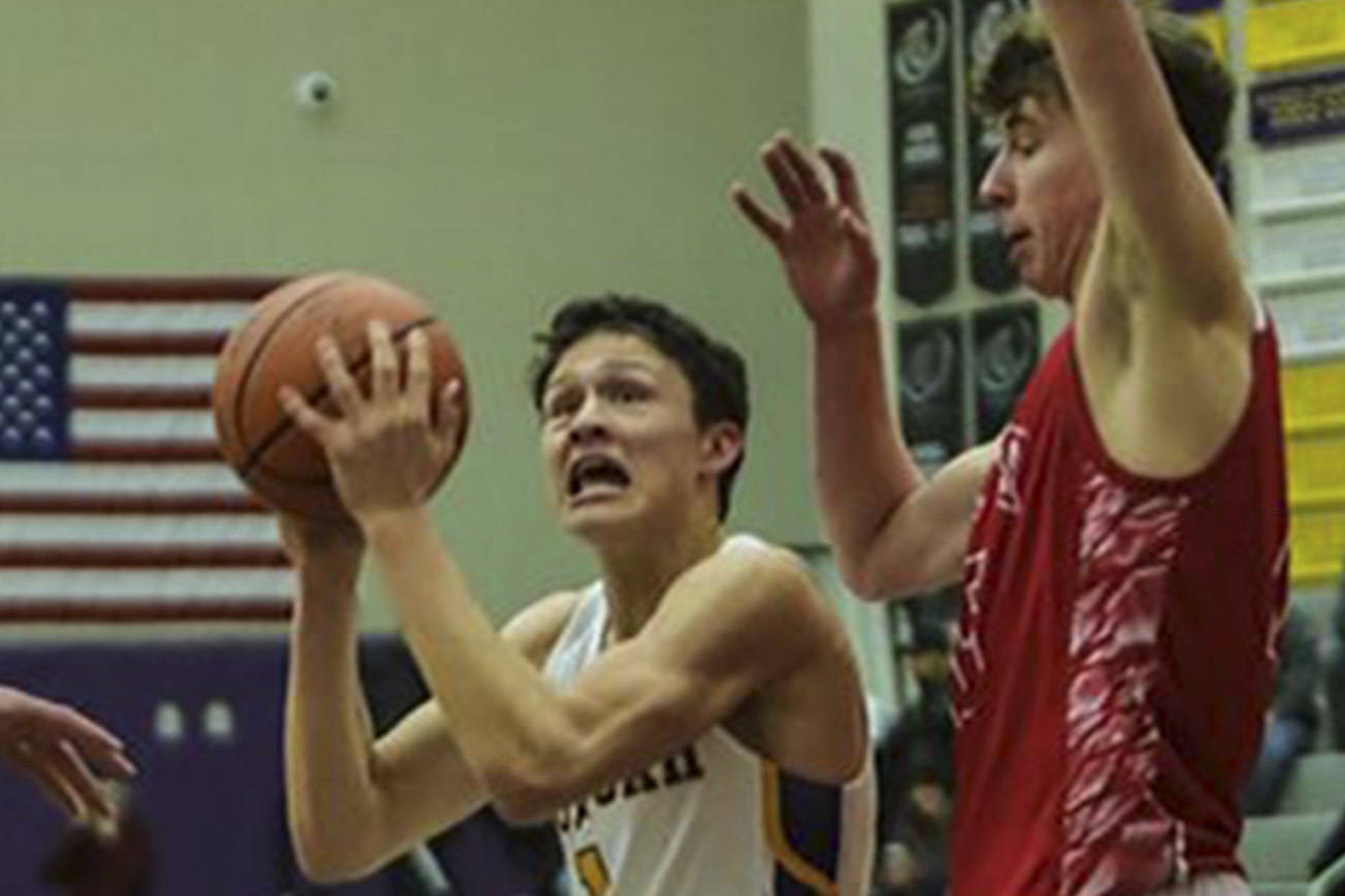 Issaquah basketball teams pick up wins on the hardwood