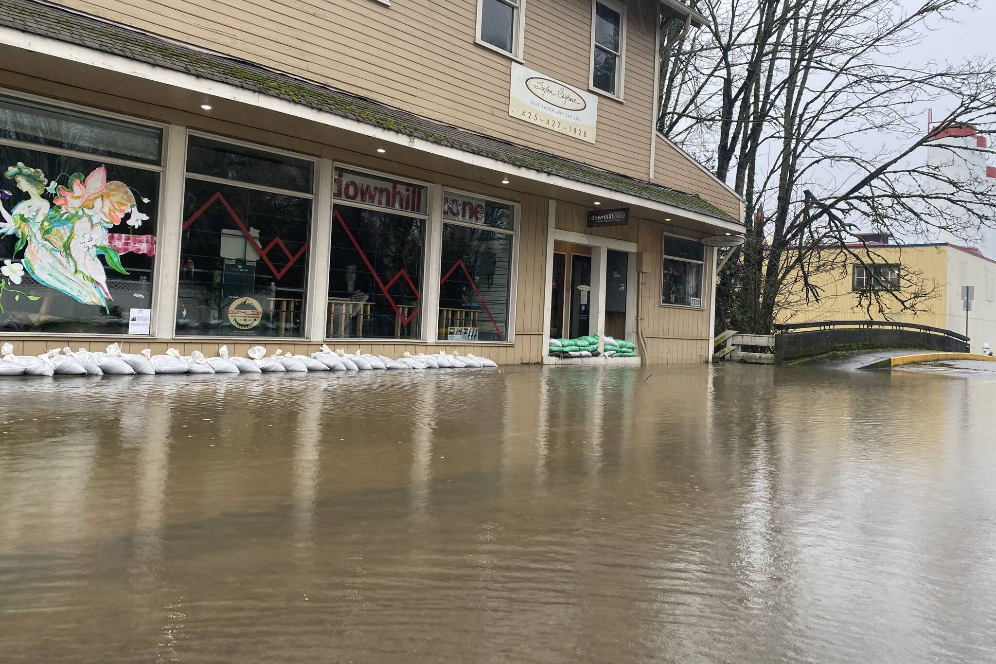 Flooding as seen Friday, Jan. 7, 2022, on Front Street North in downtown Issaquah. Photo by William Shaw/Sound Publishing