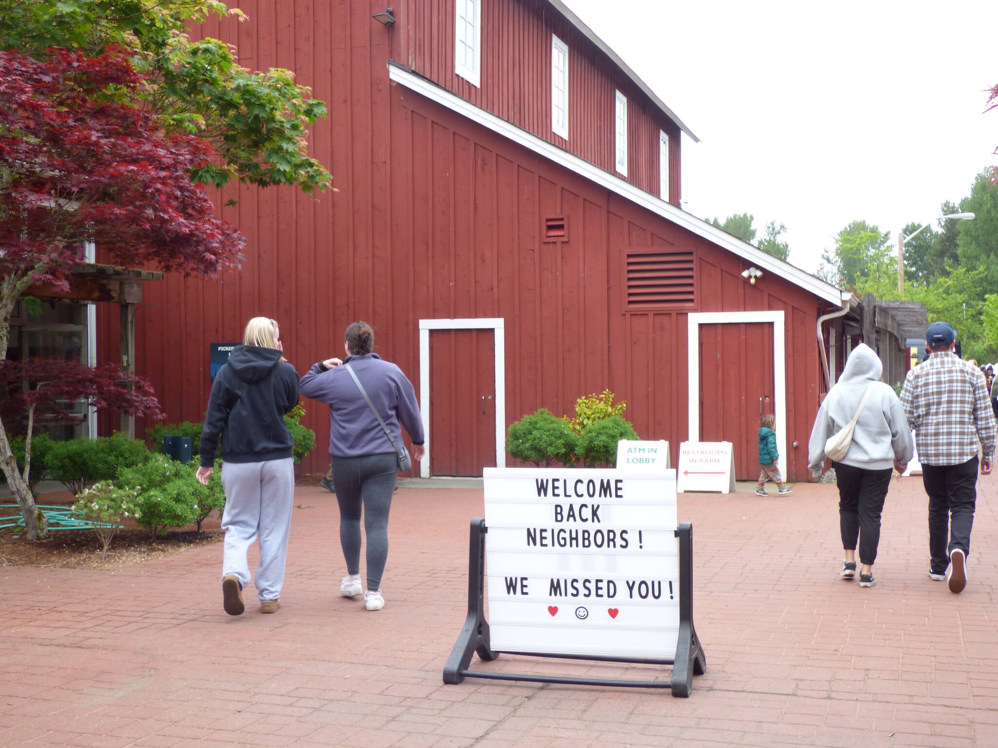 Issaquah Farmers Market welcomes market goers to the first market of the season on May 4. (Cameron Sires/ Sound Publishing)